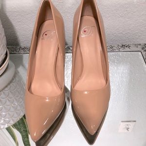 Beautiful Nude Stiletto pumps size 8